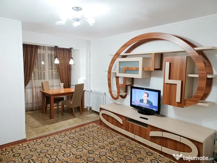 Garsonieră decomandată în Far