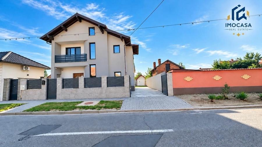 Casă cu 7 camere cu Canalizare în Aradul Nou
