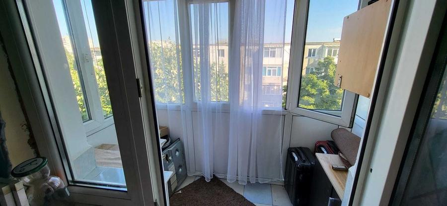 Apartament cu 2 camere semidecomandat în Peneș Curcanul