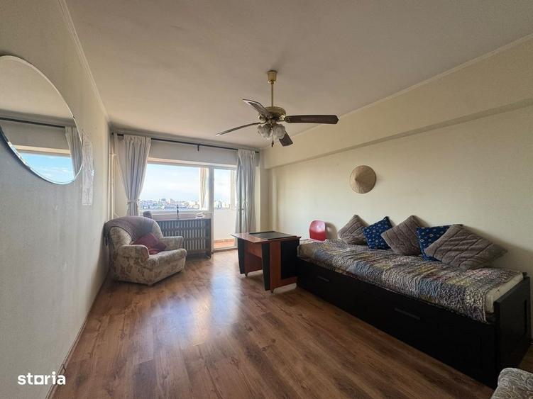 Apartament cu 4 camere decomandat în Ștefan cel Mare