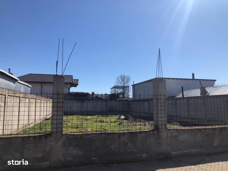 Teren de 400 mp, în Radu Negru
