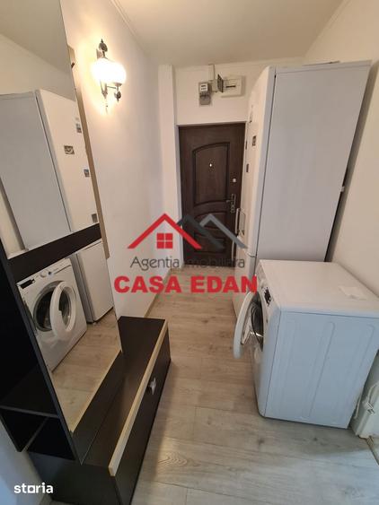 Garsonieră decomandată în Central
