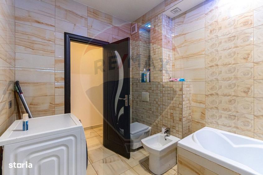 Apartament cu 3 camere decomandat în IAR