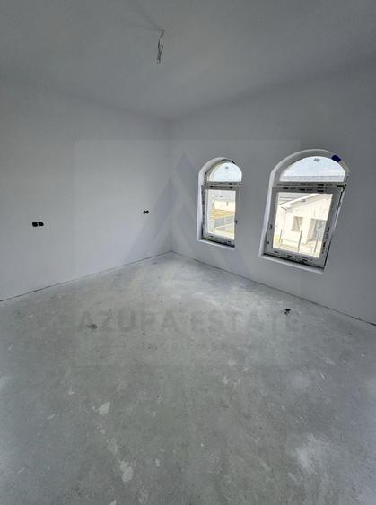 Casă individuală cu 4 camere cu Canalizare în Sud-Est