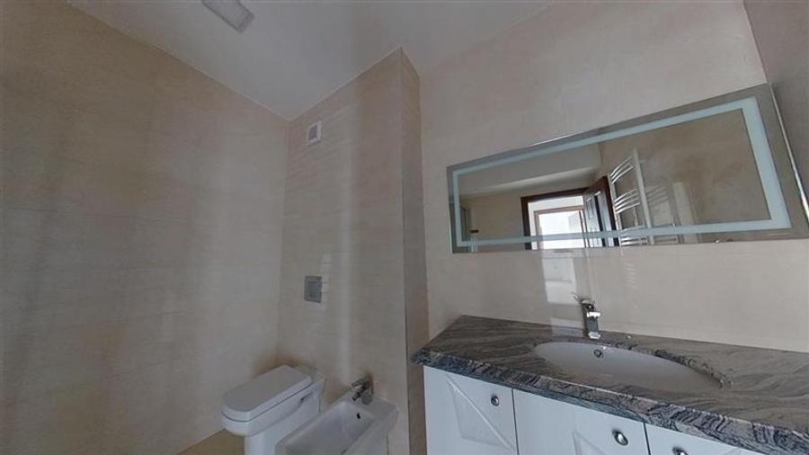 Apartament cu 3 camere decomandat, mobilat în Tractorul