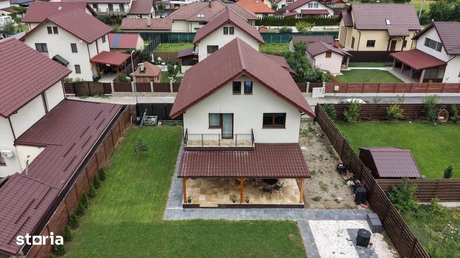 Casă cu 4 camere cu Teren 400 Mp în Central