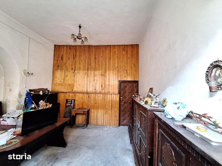 Casă cu 5 camere cu Teren 153 Mp în Central