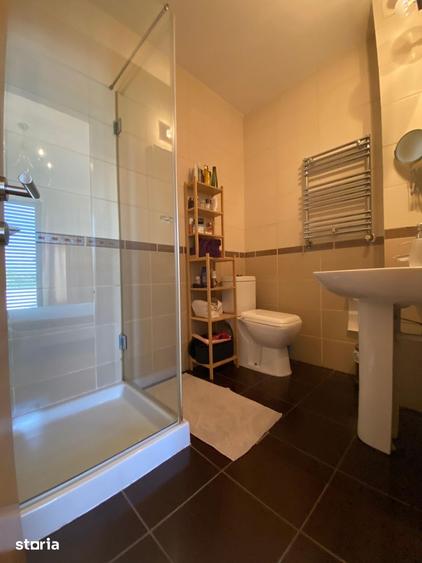 Apartament cu 3 camere în Aviatorilor