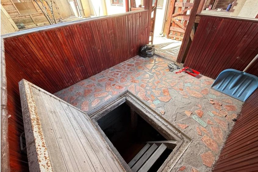 Casă individuală cu 5 camere cu Canalizare în Rahova