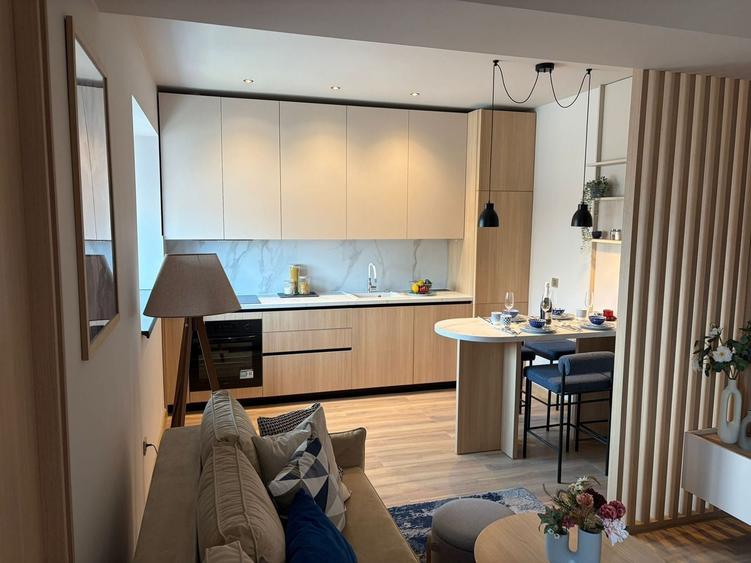 Apartament cu 2 camere, mobilat în P-ța Unirii