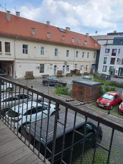 Garsonieră decomandată în Central