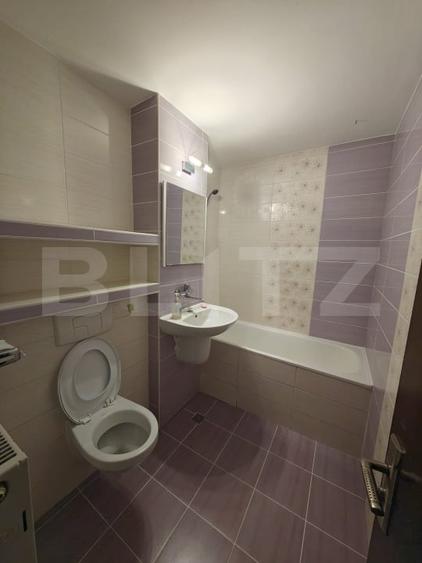 Apartament cu 4 camere decomandat, mobilat în Micro 16