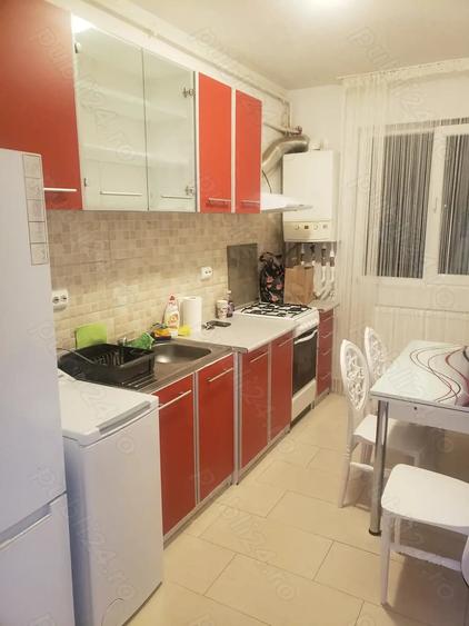 Apartament cu 2 camere decomandat în Roșu