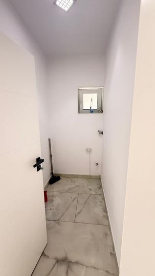 Casă cu 2 camere cu Canalizare în Central