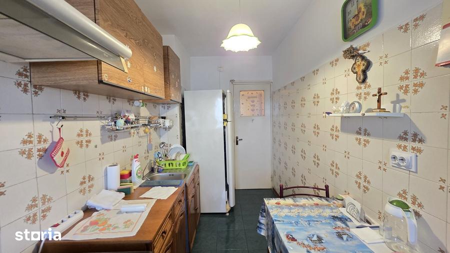 Apartament cu 4 camere decomandat în Pantelimon