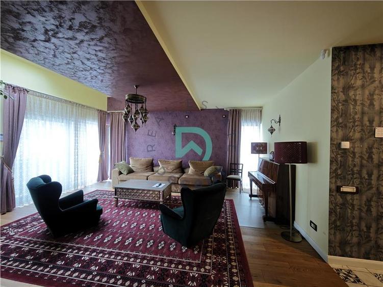 Casă cu 5 camere cu Canalizare în Noua