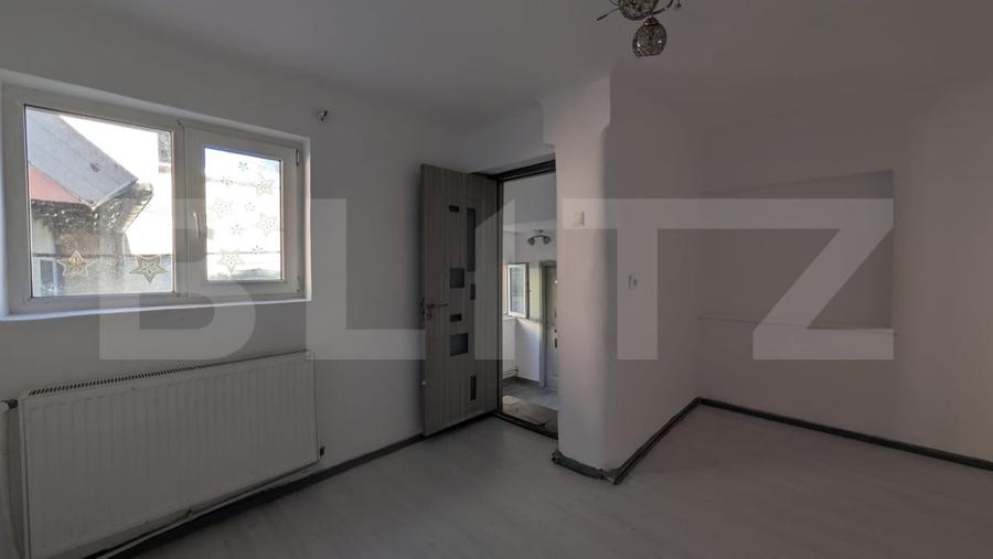 Casă individuală cu 2 camere cu Canalizare în Exterior Est