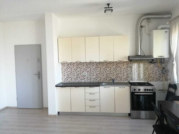 Apartament cu 2 camere semidecomandat în Giroc