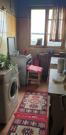 Apartament cu 3 camere în Drumul Taberei