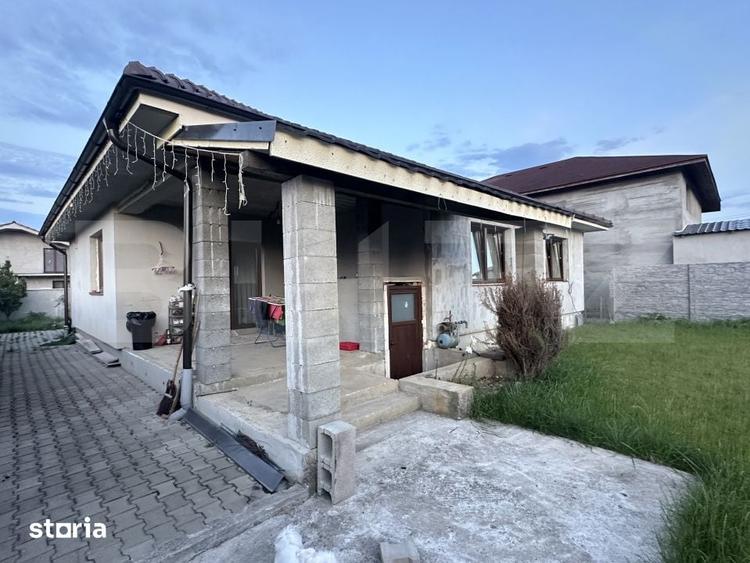 Casă cu 4 camere cu Teren 557 Mp în Păulești