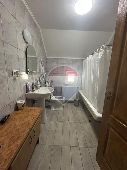 Duplex cu 4 camere cu Teren 500 Mp în Burdujeni