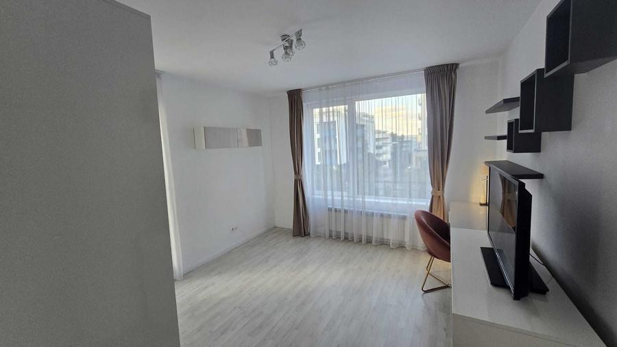 Apartament cu 3 camere decomandat în Andrei Mureșanu