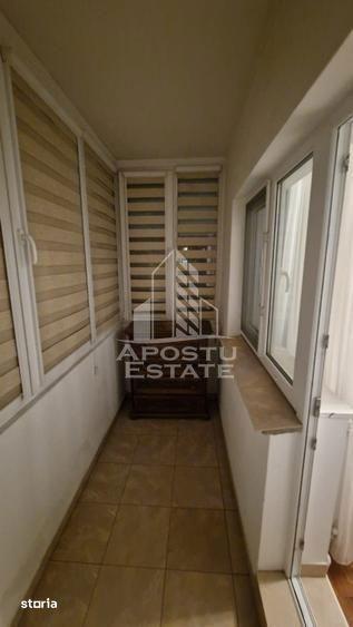 Apartament cu 3 camere, mobilat în Lipovei