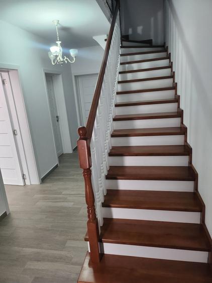 Casă cu 3 camere cu Teren 250 Mp în Central