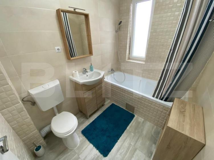 Apartament cu 3 camere semidecomandat în Florești