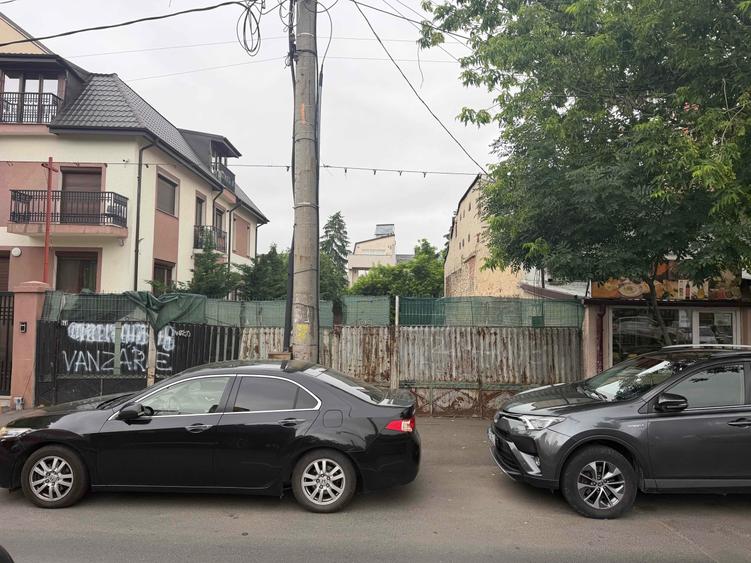 Teren de 406 mp, în 1 Mai