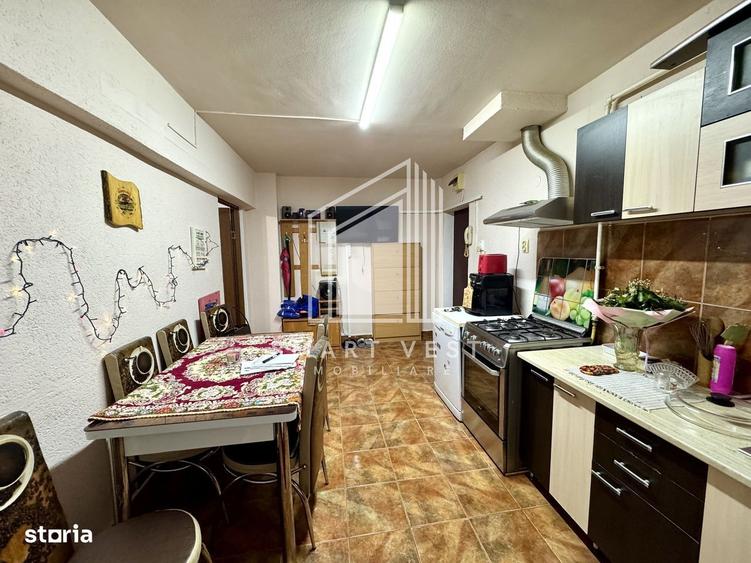 Apartament cu 2 camere semidecomandat în Botizului