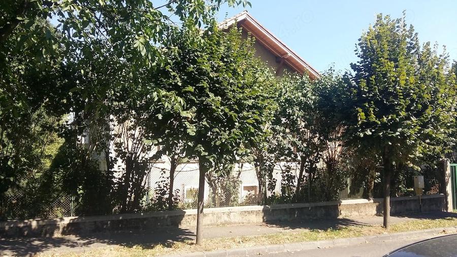 Casă cu 8 camere cu Teren 650 Mp în Grigorescu