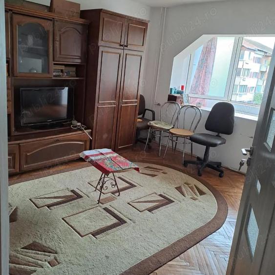 Steaua, COMISION 0, 2 camere, decomandat, etaj 3, centrala, AC,cu potential - 2