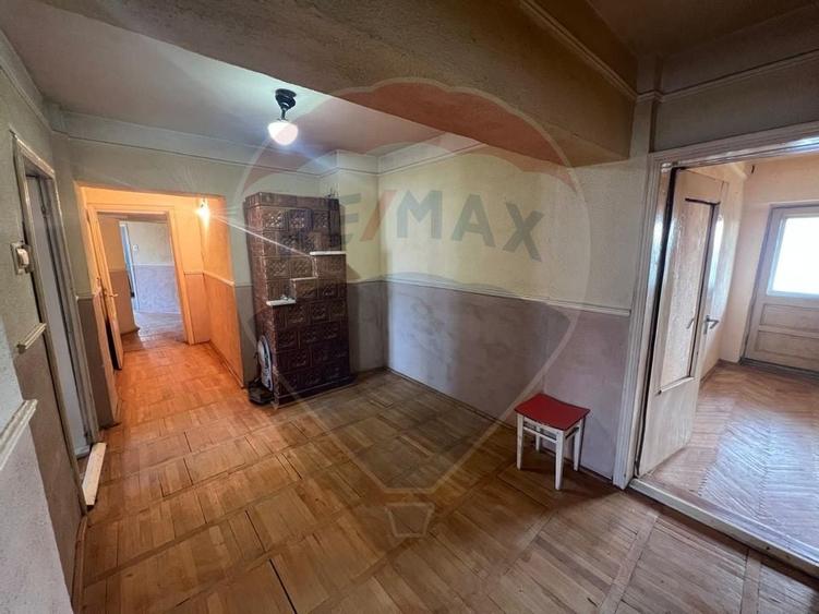 Apartament cu 4 camere de vanzare in zona Central - 5