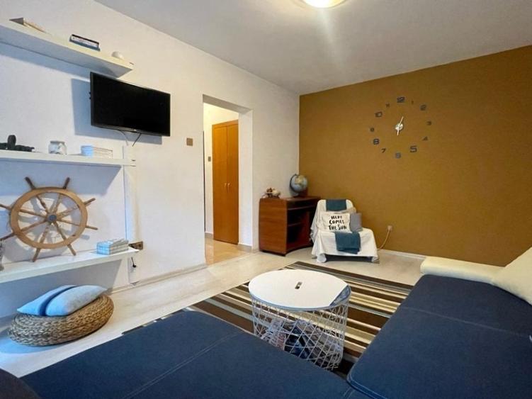 Tomis II, apartament cochet cu 2 camere, mobilat si utilat, etaj 1 - 6