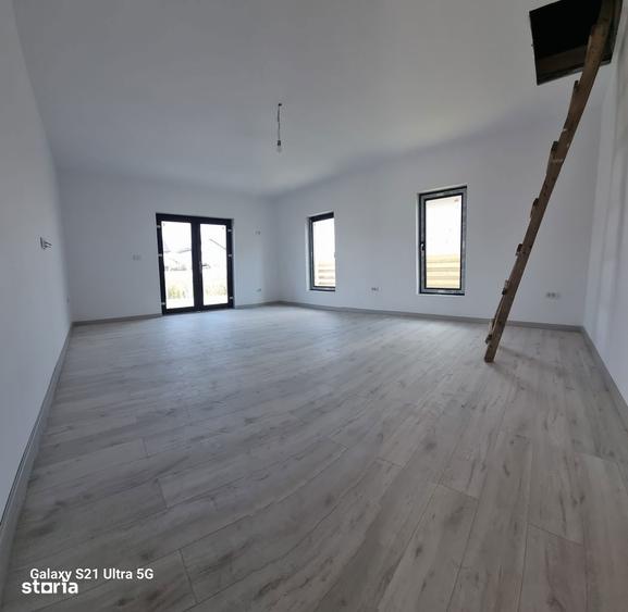 Casa singur in curte,3 camere mansarda utila/teren 300mp - 2