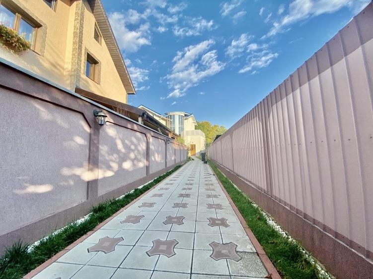 Urgent/Vânzare Casa/Vila, 4+ camere, teren 346 mp,  Targoviste, zona Micro 4 - 2