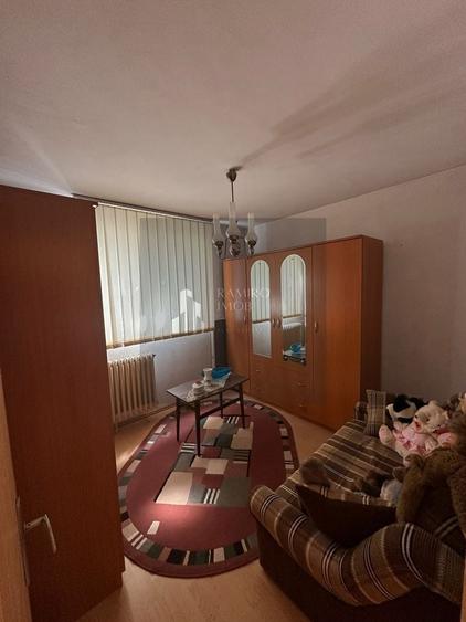 Apartament 3 camere Piata Progresul /etaj 2 - 3