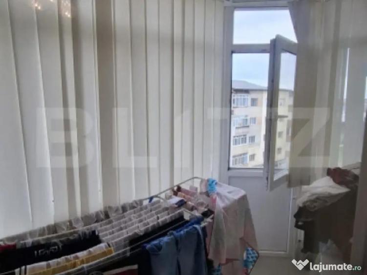 Apartament 3 camere decomandat, etaj 4, balcon, izolat M - 8