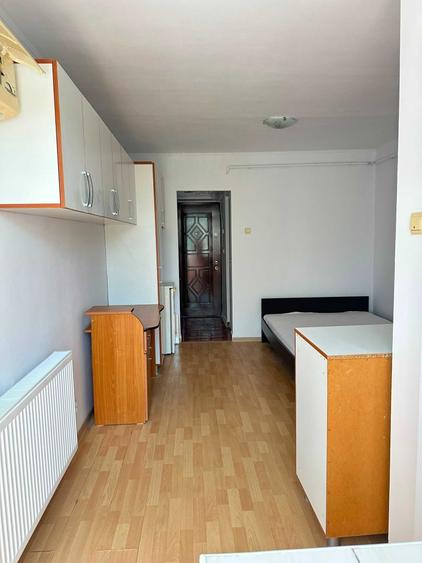 Garsonieră decomandată în Zimbru