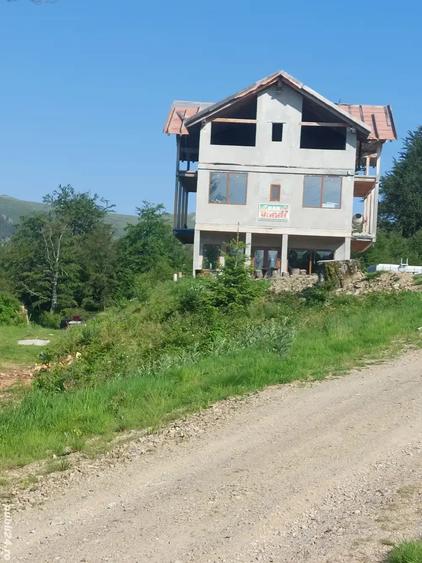 pensiune in constructie Pasul Valcan ( - 2