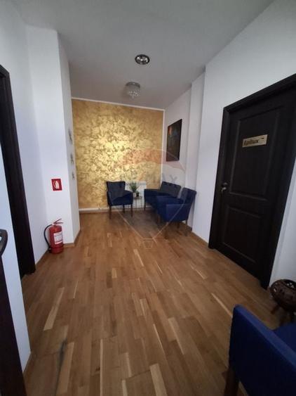 Vilă de închiriat – activități medicale, birouri – Piata Victoriei - 4