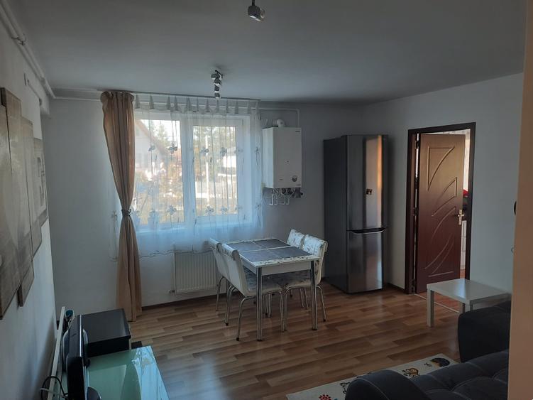 Vând apartament 3 camere in zona Sub Cetate - Poligon Floresti, Cluj - 1