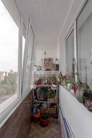 Apartament cu 3 camere decomandat, mobilat în Brâncoveanu
