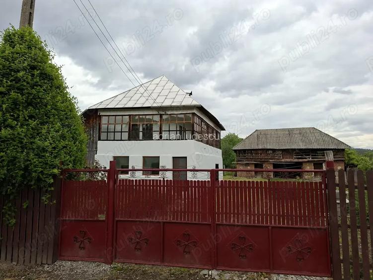 Casa tradi?ionala renovata + 4500 mp teren + livada, anexa, beci