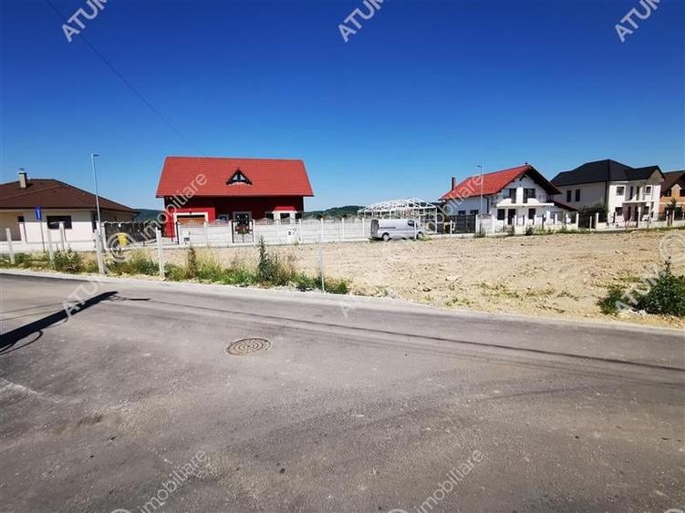 Teren intravilan 1000 mp cu utilitati in Cristian - 3