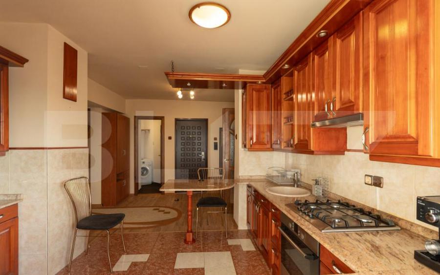 Apartament 3 camere, decomandat, 83 mp, etaj intermediar, zo - 10