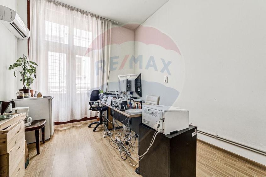 Apartament cu 3 camere de vanzare in zona Ultracentral - 10