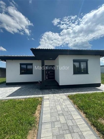Casa de inchiriat in Cristian, parter, 500mp teren, 2 locuri de parcare