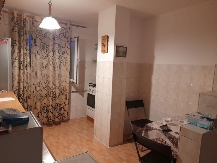 Inchiriez apartament 2 camere - 4